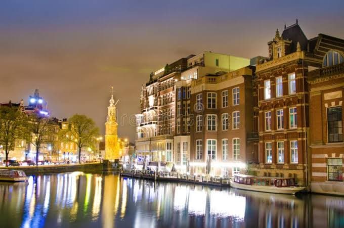 RENO E CANAIS: NOITES MÁGICAS NA HOLANDA