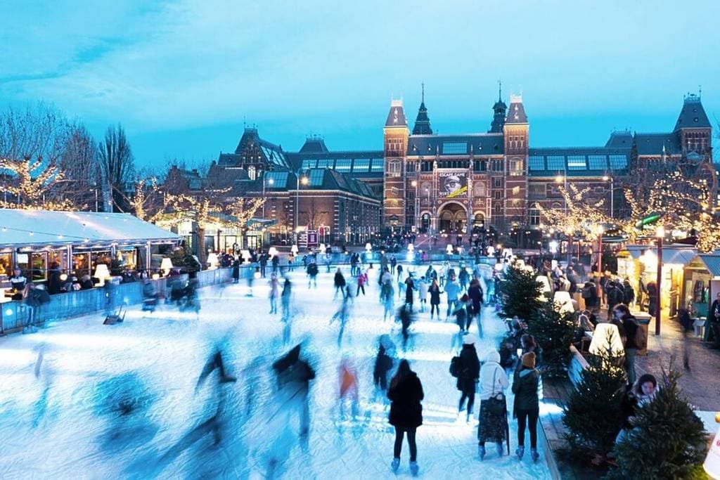 Mercados de Natal em Paris e Países Baixos