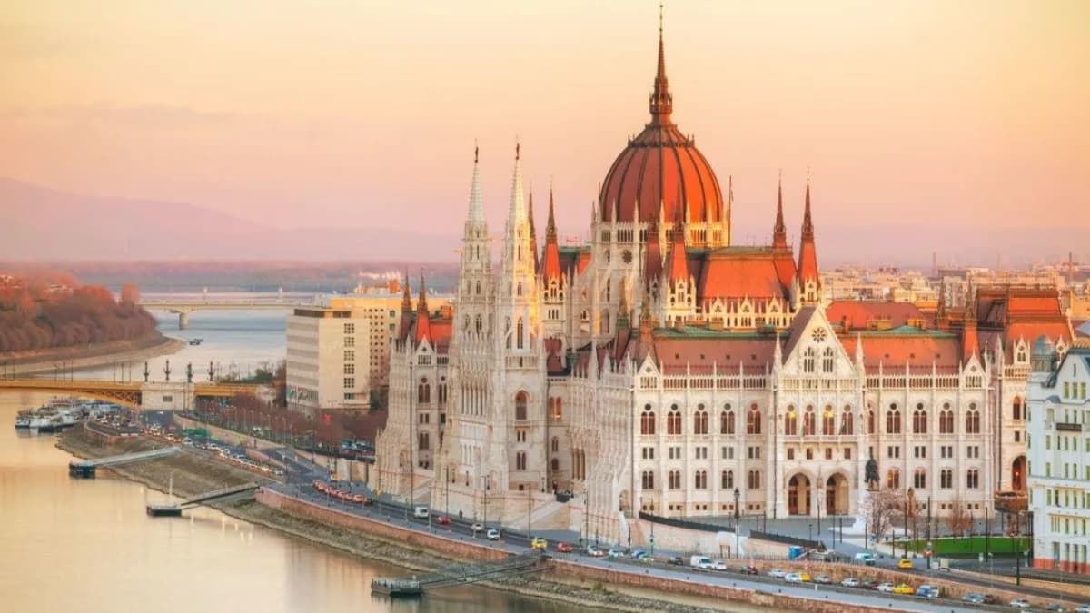 RÉVEILLON EM BUDAPESTE ( RIO DANUBIO)
